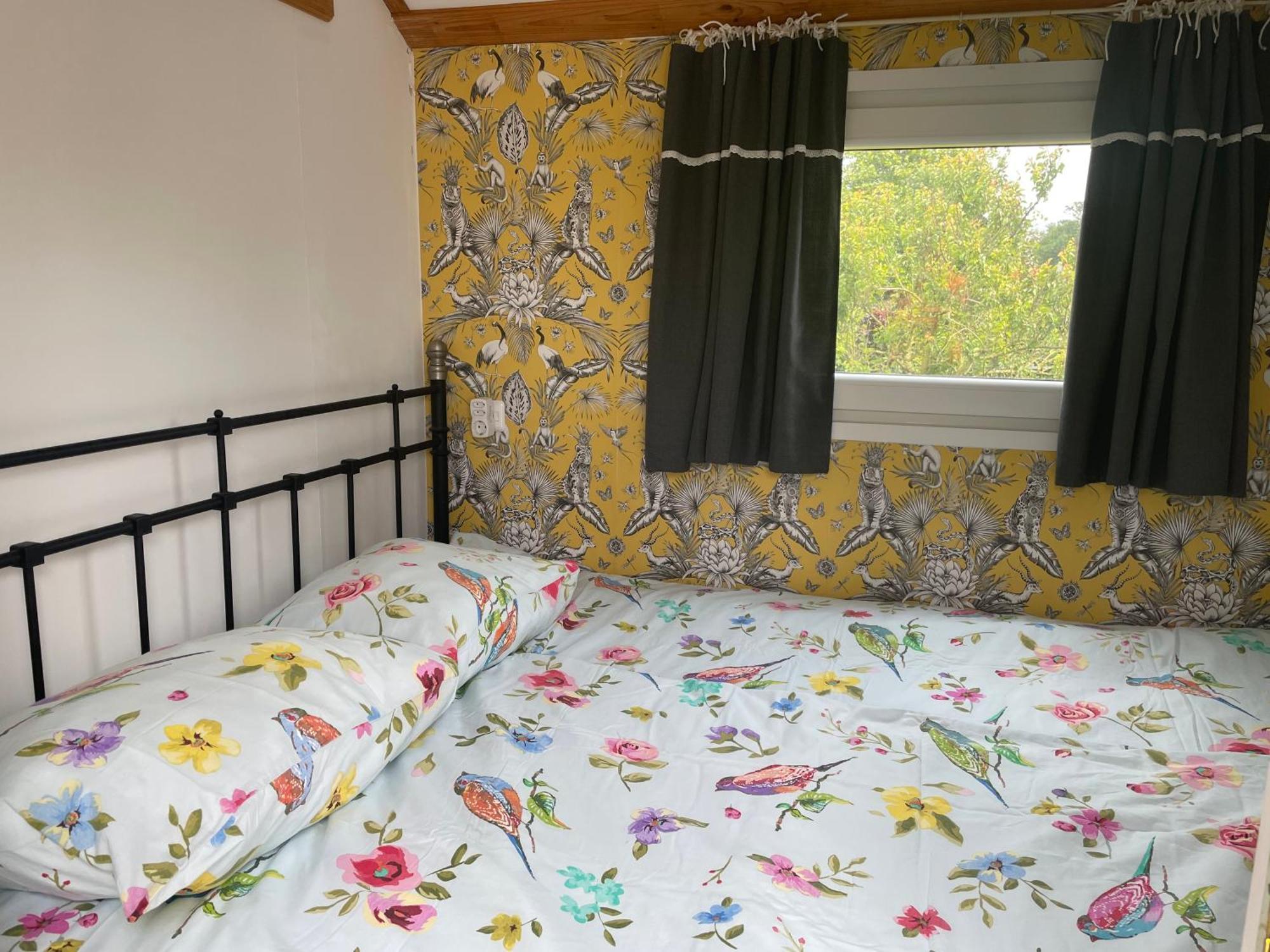 Pipowagen Mamaloe Bed & Breakfast Kesteren Luaran gambar
