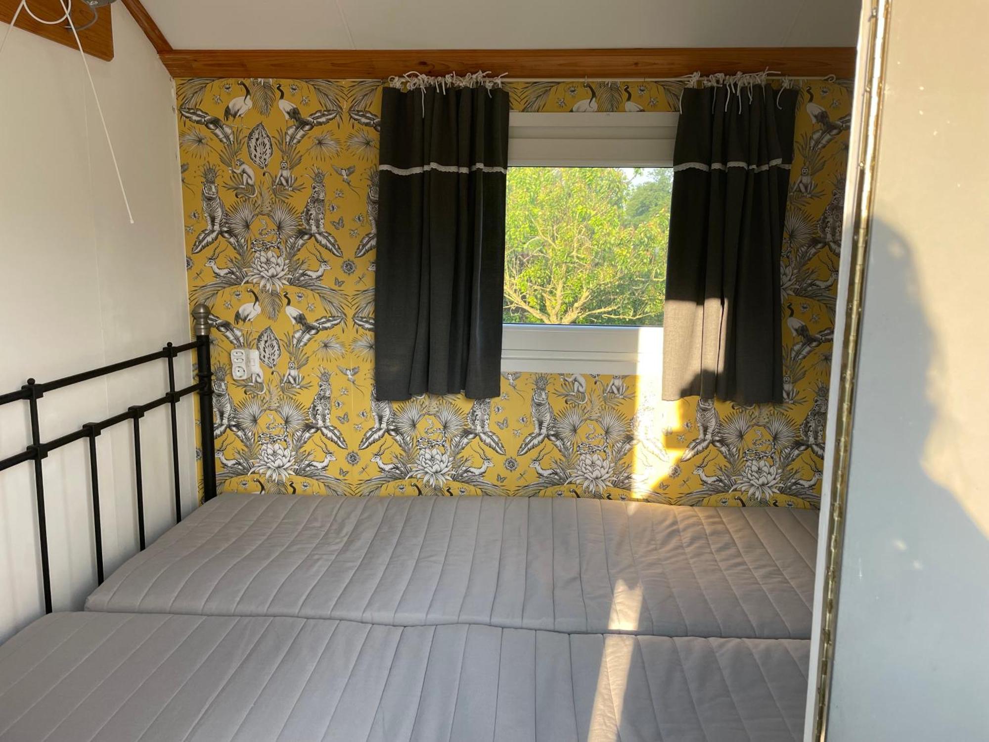 Pipowagen Mamaloe Bed & Breakfast Kesteren Luaran gambar